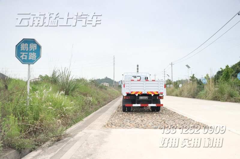 东风四驱卡车,小四驱底盘,右舵卡车,右舵车出口,右舵轻卡