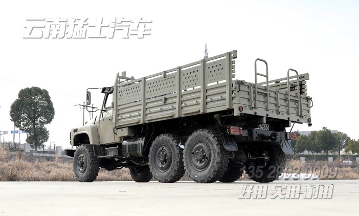 EQ240,东风六驱越野卡车,6*6长头运兵车,长鼻子卡车,出口越野载货车