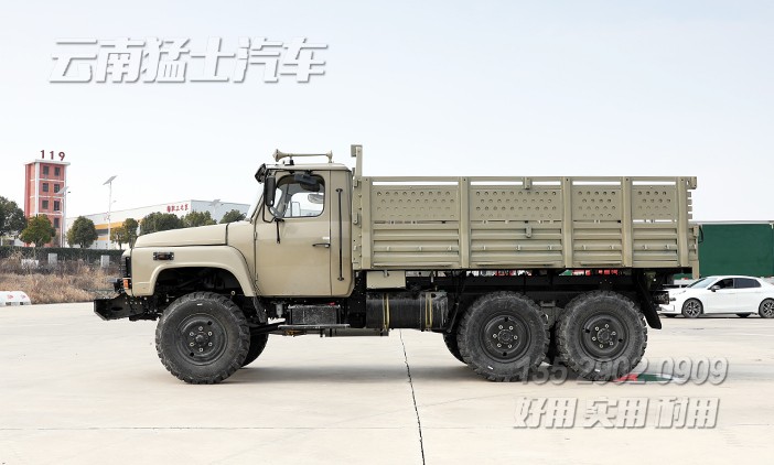 EQ240,东风六驱越野卡车,6*6长头运兵车,长鼻子卡车,出口越野载货车