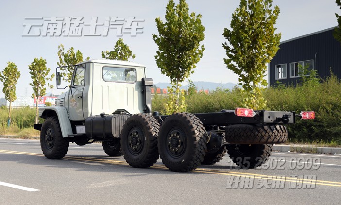 EQ2100E6D,6x6越野底盘,210马力尖头卡车,东风经典底盘,专用车出口,专用车改装